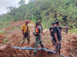 Diguyur Hujan Deras, Satu Orang Tertimbun Longsor di Muncang Lebak