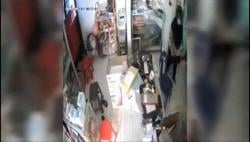 Maling HP Terekam CCTV di Toko Fotokopi