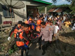 Santriwati Hanyut Terseret Air Bah di Batang Toru Ditemukan Meninggal Dunia 