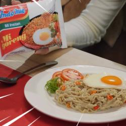 Ternyata 'Mecin' Yang Membuat Indomie Buatan Indonesia Lebih Gurih Daripada Indomie Luar Negeri