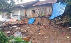 Longsor di Lebak Mekar, 300 Warga Terisolir dan 1 Rumah Alami Kerusakan