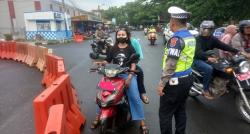Humanis, Satlantas Polres Lebak Beri Imbauan kepada Pengendara Tertib Lalu Lintas