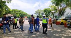 Berikan Rasa Aman, Polres Lebak Jaga Jemaah Salat Jumat