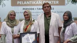 Bikin Geleng-Geleng Kepala, Satu Keluarga Ini Bisa Jadi Dokter Semua