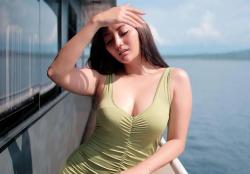 Potret Seksi Ala Model Sassha Carissa, Netizen: Seksi Menggoda!