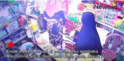 Niat Hati Ingin Mencuri, Namun Nahas Aksi Emak-emak Berjubah ini Tertangkap CCTV