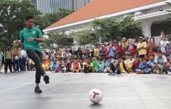 Coaching Clinic hingga Fun Games Tersajidi Alun-Alun Surabaya, Begini Serunya