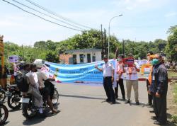 Jelang Peningkatan Frekuensi Perjalanan KA, Daop 5 Sosialisasi Keselamatan di Pintu Perlintasan