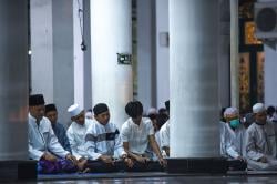 Lebih Baik dari Seribu Bulan, Yuk Manfaatkan Malam Lailatul Qadar dengan Amalan Ini