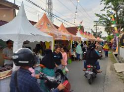 Warga Medan Deli Serbu Takzil di Bazar Ramadhan Koperasi Mesjid Pasujudan Jannatun Naim