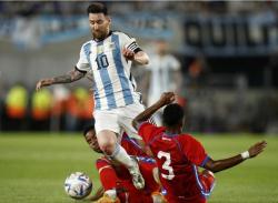 Argentina kalahkan Panama, Lionel Messi Kena Tekel Horor