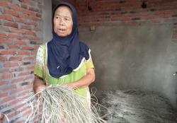 Sayang Disayang! Bahan Baku Anyaman Daun Pandan di Lebak Melimpah, Tapi Dipasok ke Tasik