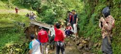 Air Sungai Meluap Jembatan di Sukarame Cianjur Ambruk