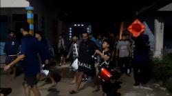 Cara Unik Bangunkan Warga Sahur dengan Drum Band