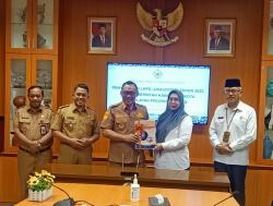 Serahkan LKPD ke BPK, Helldy Harap dapat WTP ke-10