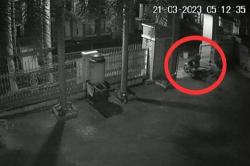 2 Pria Ini Bukannya Sholat Subuh Tapi Curi Motor Jamaah, Terekam CCTV !