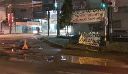 Jalan Adi Sumarmo Kartasura Rusak Parah, Warga Pasang Spanduk Protes