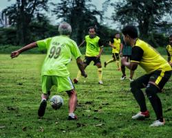 Gelar Fun Football Ramadan U-40, Chotrek 81 FC Susah Payah Kandaskan Perlawanan KTP 