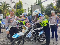 Jelang Operasi Ketupat, Sat Lantas Polres Probolinggo Cek Kendaraan Operasional