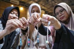 Srikandi Ganjar Latih Perempuan Milenial Lebak Buat Kerajinan Tangan Bernilai Ekonomi