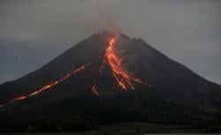 Gunung Merapi Kembali Luncurkan Guguran Lava Pijar