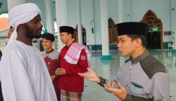 Cerita Mahasiswa Asal Sudan Belajar Islam dan Bahasa di Gontor