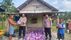 Polsek Tambakrejo Polres Bojonegoro Salurkan Bansos Kepada Warga Kurang Mampu