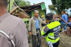 Gegara Truk Remnya Blong, 15 Orang Jadi Korban dan Satu di Antaranya Meninggal