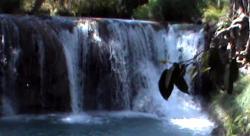 Pesona Air Terjun Watu Motu  di Balik Perbukitan dan Sabana Tandus Sumba Timur
