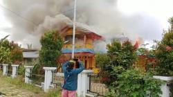 Kantor Bupati Dogiyai Dilahap Sijago Merah