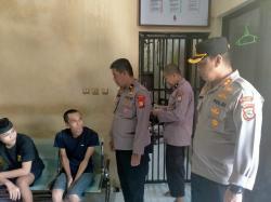 Sidak Ruang Sat Tahti, Kapolres Gowa Lakukan Percakapan Langsung dengan Seluruh Tahanan