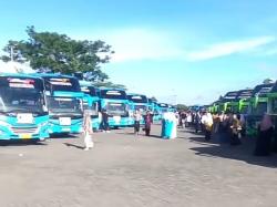 Ribuan Santri Pondok Pesantren Tebuireng Jombang Mudik Bareng