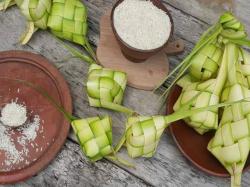 Dalam Satu Ketupat, Terdapat Sejarah dan Makna yang Terkandung Didalamnya