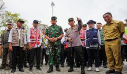 Kapolri Tinjau Pelabuhan Merak, Wujudkan Mudik Aman untuk Masyarakat