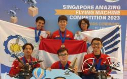 Keren! Robot Terbang ITS Bawa Pulang Tiga Juara di SAFMC Singapura