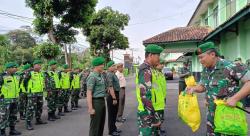 Jelang Lebaran Dandim 0602/Serang Bagikan Bingkisan kepada Anggota, PNS dan Masyarakat