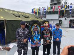 Kehadiran KRI Teluk Wondama-527 di Wasior Menjadi Kado Spesial HUT Kabupaten Teluk Wondama