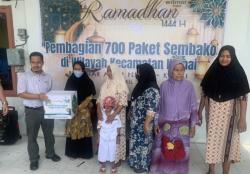 PT SAP Bagikan 700 Paket Ramadan kepada Warga Kacamatan Kumai