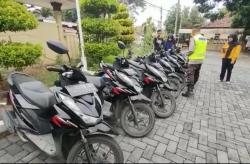 Program Titip Motor saat Mudik Direspon Positif Masyarakat, Polsek Paiton Terima 8 Unit Motor