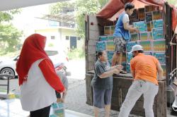 Pelindo Peti Kemas Bagikan 15 Ribu Paket Sembako Gratis