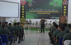 Mudik Lebaran Tiba, Danrem 142 Tatag Bagikan Bingkisan Bagi Prajurit dan PNS Korem