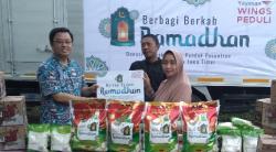 Sambut Idul Fitri 2023, Yayasan Wings Peduli Bagikan Sembako Bagi Ponpes Kampung dan Guru Ngaji