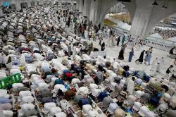 Itikaf Tadi Malam 2 Juta Jamaah Padati Masjidil Haram dan Masjid Nabawi