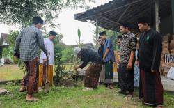 GGN Jatim Serahkan Bibit Pisang, Wujudkan Ketahanan Pangan dan Perkuat Ekonomi Masyarakat Ponpes