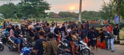 Sebagai Sarana Mempererat Persaudaraan, Komunitas Scooter Tuban Gelar Bagi Takjil