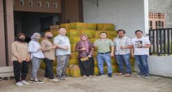 Asosiasi Pengusaha Tionghoa di Jepara Serahkan Bantuan kepada Kaum Dhuafa