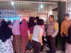 Jelang Lebaran, Emak-emak di Kabupaten Serang Ramai Datangi Toko Emas