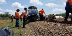 Evakuasi Mobil Fortuner Pemudik Terperosok di Jalur KA di Sumpiuh Berhasil, KA Kembali Lancar