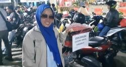 Bahagianya Pasutri Ini Bisa Mudik Setelah 5 Tahun Tak Pulang Kampung, Sampai Pasang Tulisan Ini