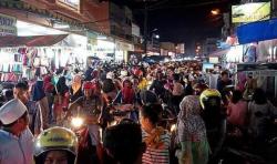 Tradisi Unik Masyarakat Kota Serang, Jedogan! Berburu Baju Baru Hingga Larut Malam